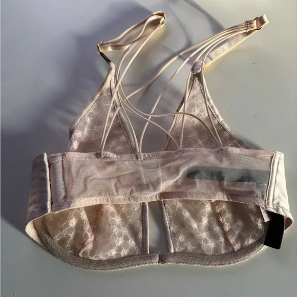 NWT Victoria’ Secret bras size 32D - Picture 4 of 6